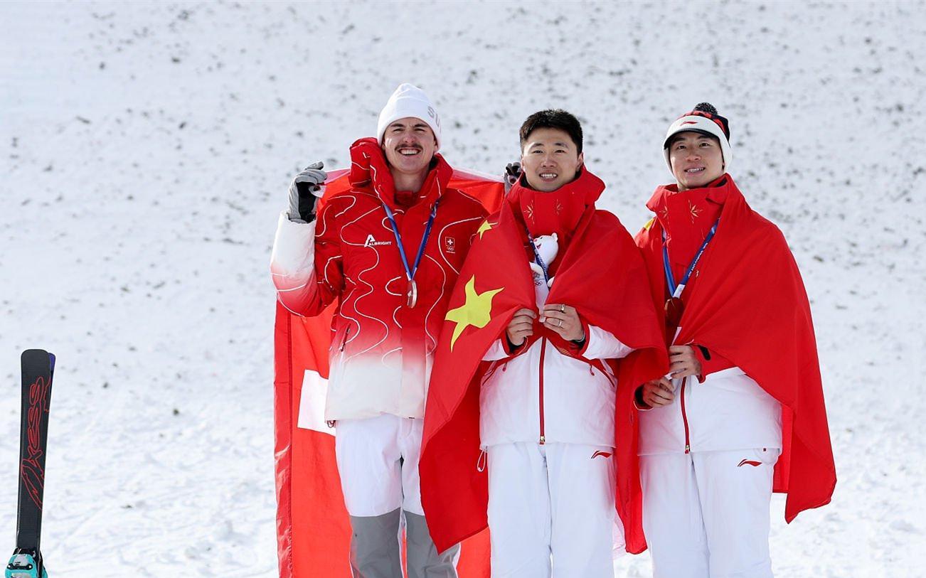 世界杯手机观看app下载官网-金牌夫妇！王心迪132.6分夺冠，携手徐梦桃创神迹，激动跪地庆祝